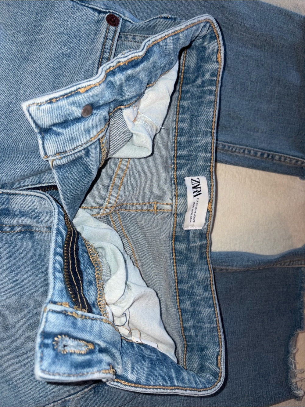Zara Women's Light Wash Slim Straight Jeans SZ US 4